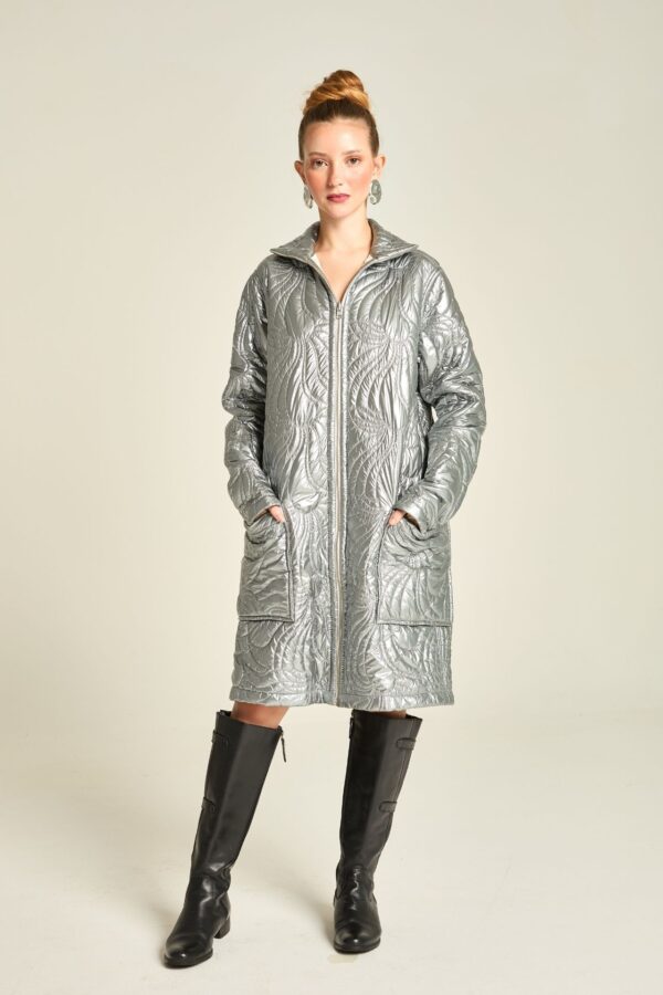 casaco puffer dupla face prata cinza longo over size ziper bota cano alto Branca Boutique