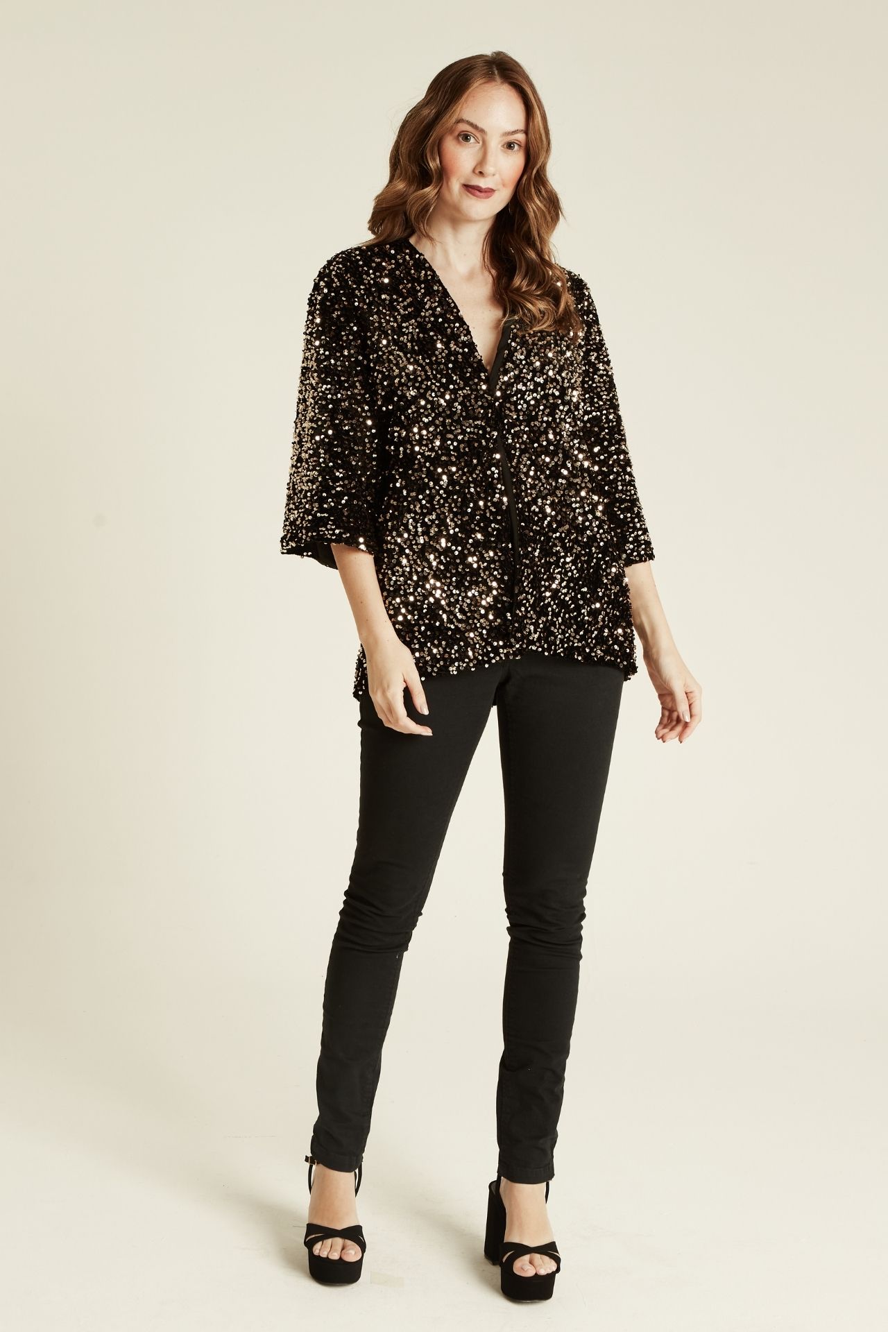 casaco veludo preto pailê dourado manga longa over size festas Branca Boutique